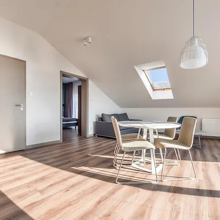 Piec Morz, Sun & Snow Сянозеты