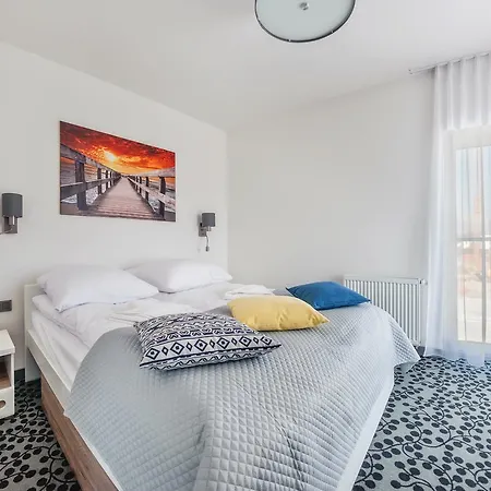 Piec Morz, Sun & Snow