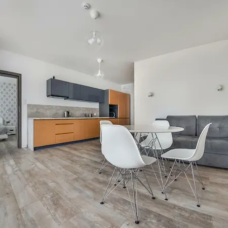 Piec Morz, Sun & Snow Сянозеты